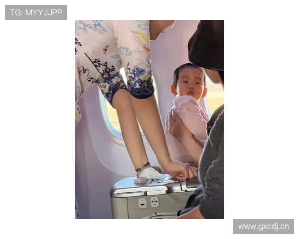 孙一文训练完直接拎爱马仕去接娃，这谁顶得住啊